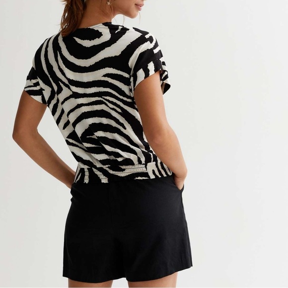 New Look Black White zebra print twist front Blouse Elegant Top women's size S - Picture 2 of 8